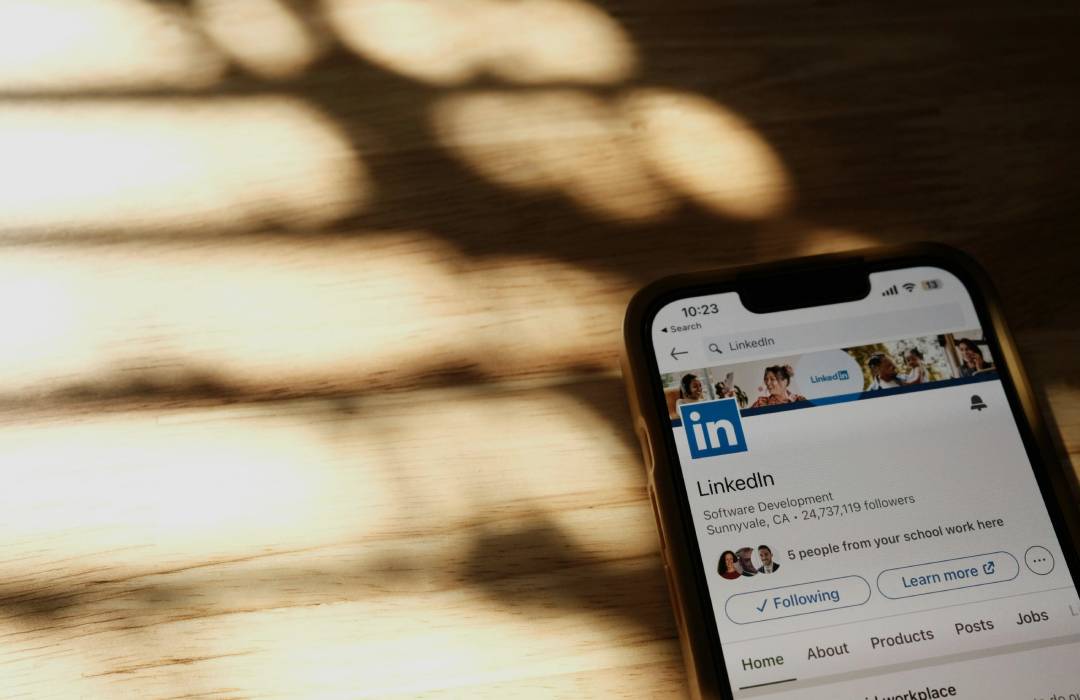 How to Build a Strong LinkedIn Profile in 2026